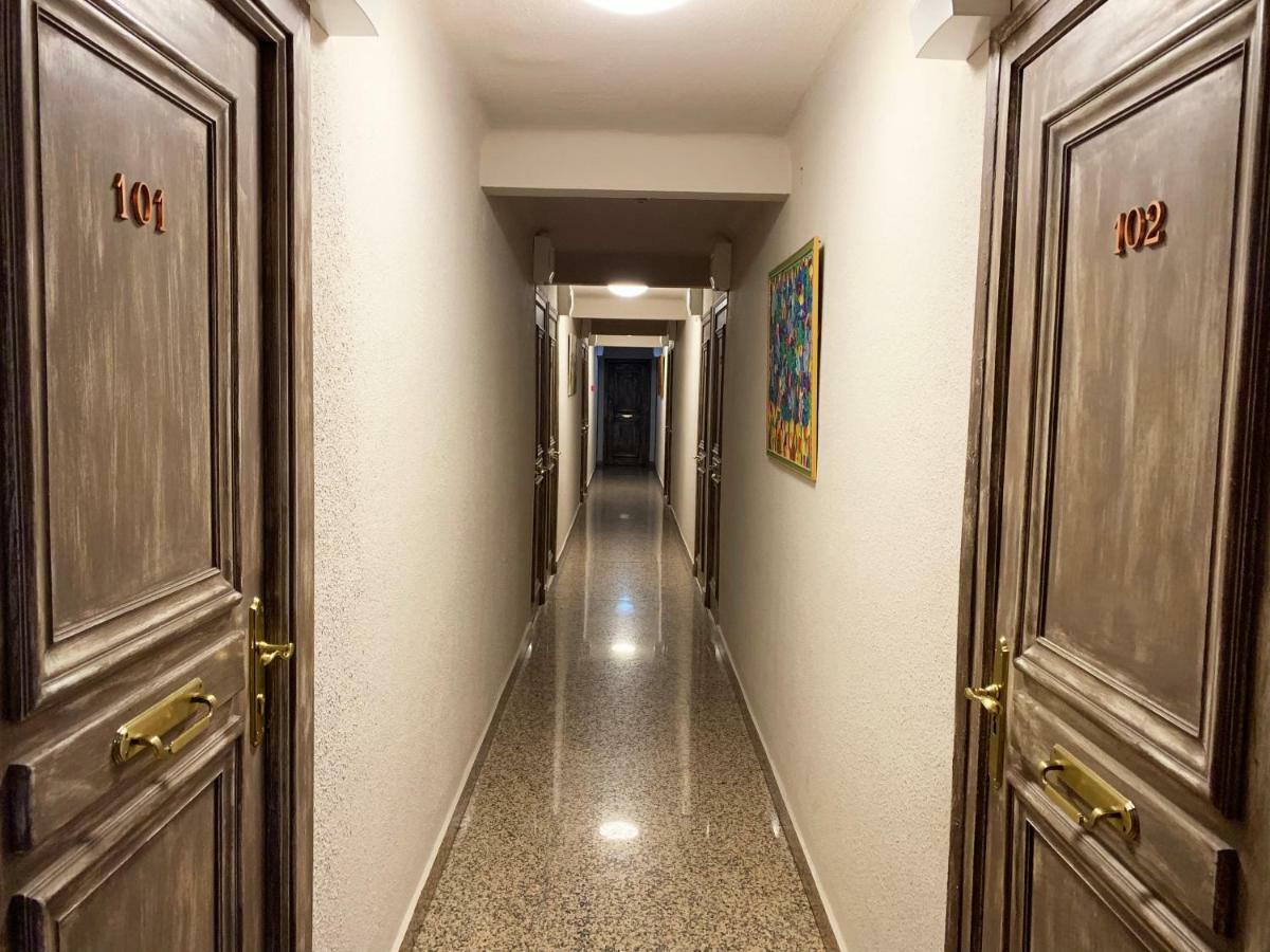 Sant Julià de Lòria Hotel Barcelona מראה חיצוני תמונה